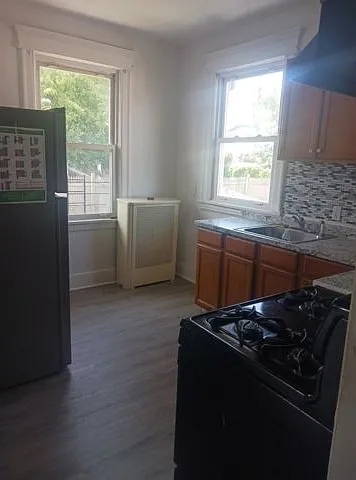 3 bed, 1.5 bath, $3,596 — Photo 3