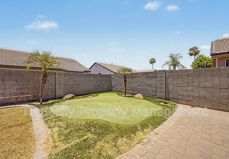 1369 W Enfield Way — Photo 17