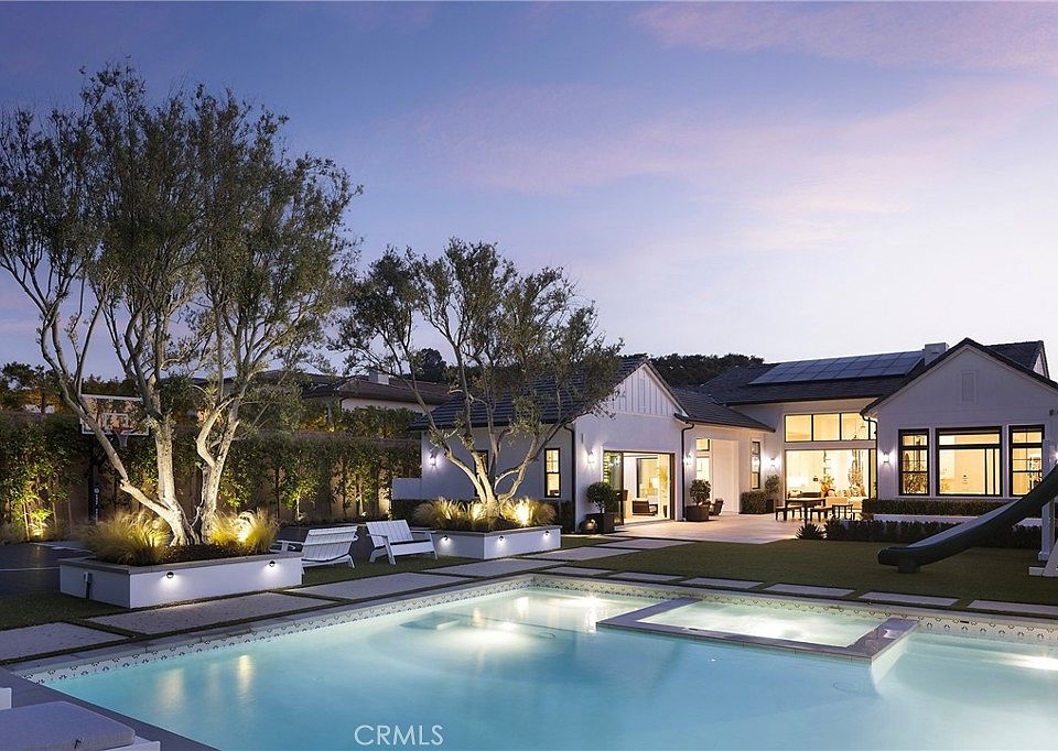 1st image of 33136 Paseo Celestial