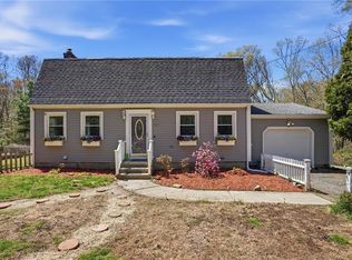 283 Tomaquag Rd, Ashaway, RI 02804