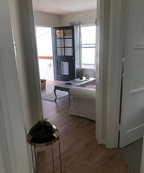 411 1/2 Richmond St — Photo 9