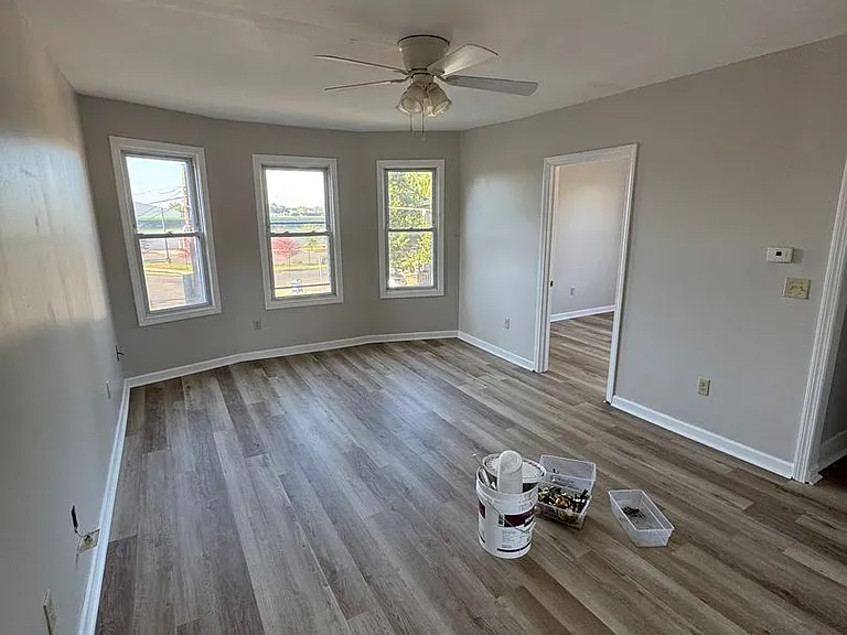 1015 Main St — Photo 3