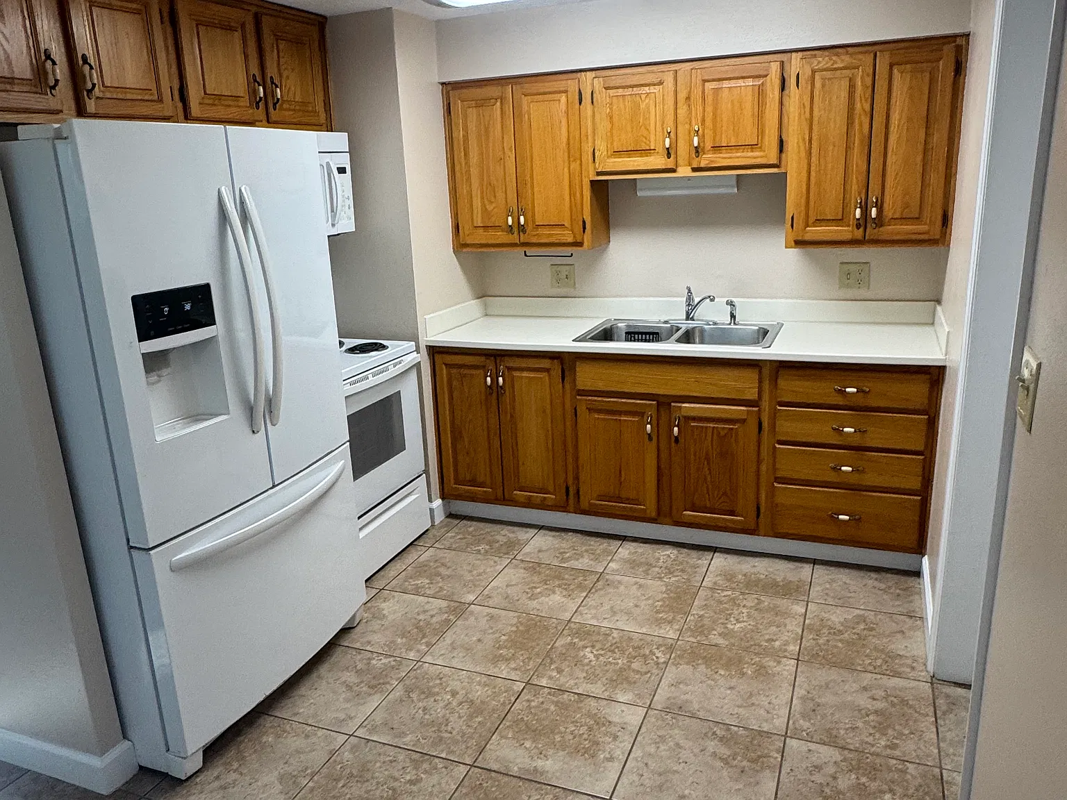 2 bed, 950 sqft, $1,650 — Photo 2