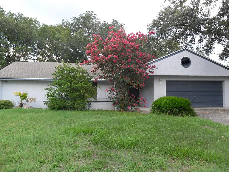 1521 Burning Tree Ln — Photo 5