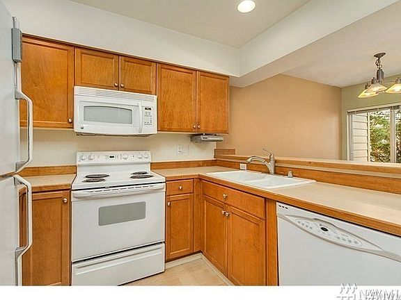3rd image of 16012 NE 93rd Way #702