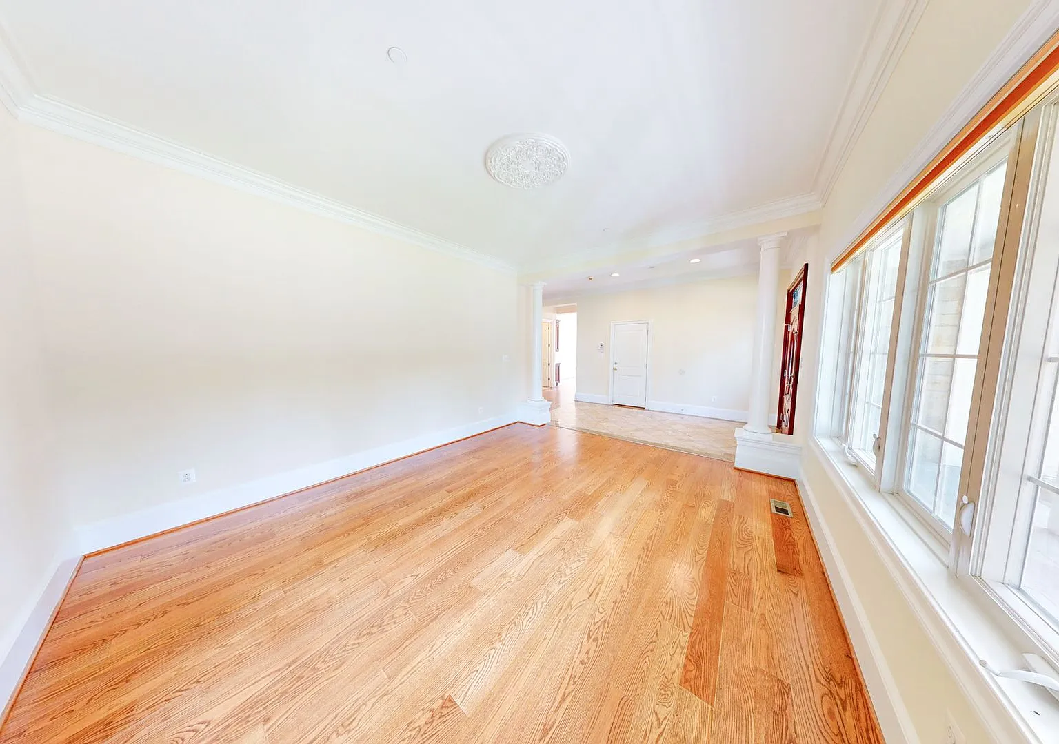 Beautiful in Bethesda! 6Bed/5.5Bath - Custom Built SF — Photo 3