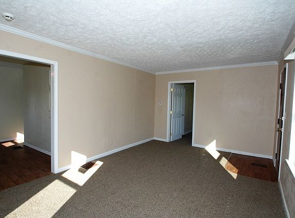 4th image of 12137 Old Lexington Pike