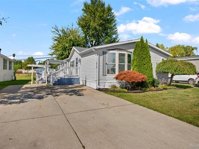 52159 Landsdowne Cir, Chesterfield, MI, 48051