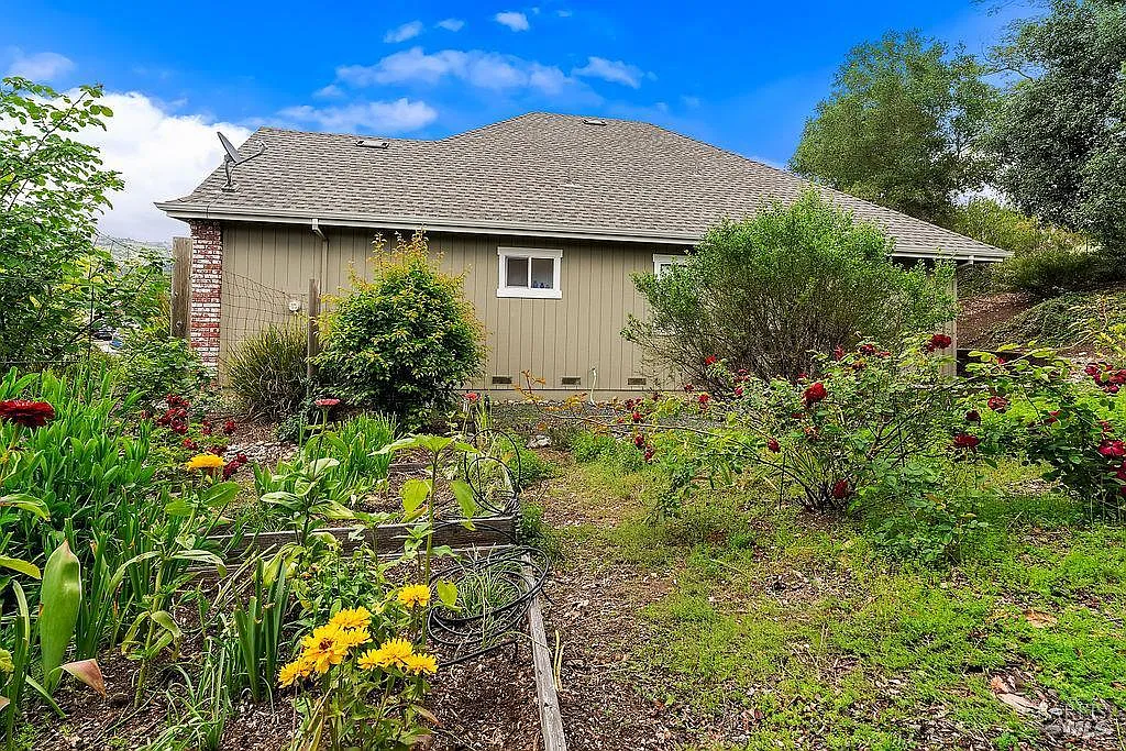 6252 Meadowstone Drive - Photo 11