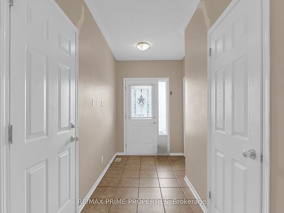 4th image of 33 Inverkip Ave
