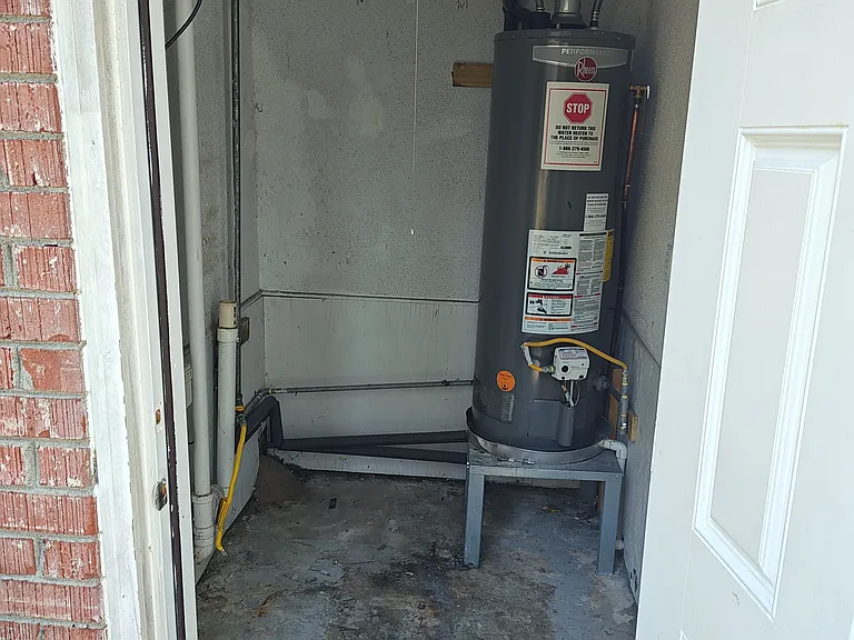 606 King St — Photo 22