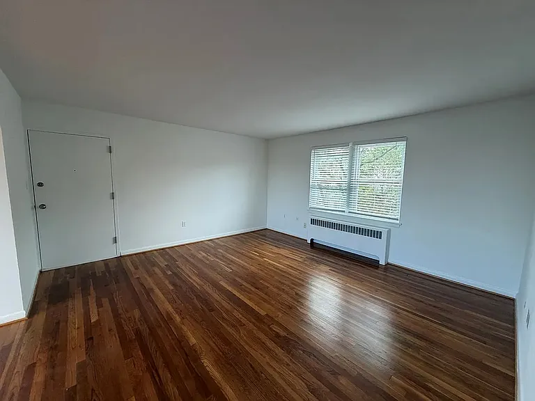 Premier Apartments — Photo 3