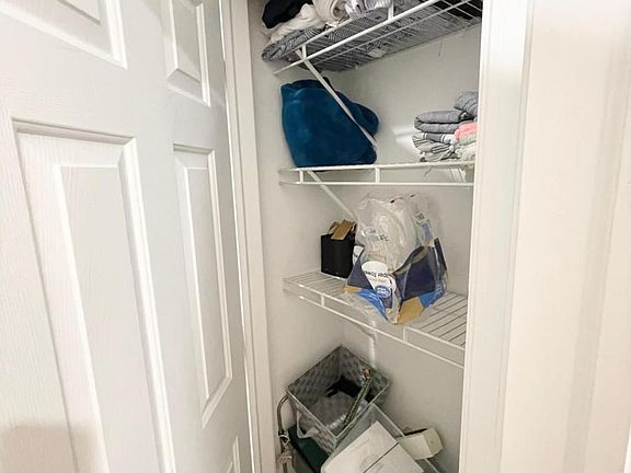 4th image of 1218 N Hope St #2D