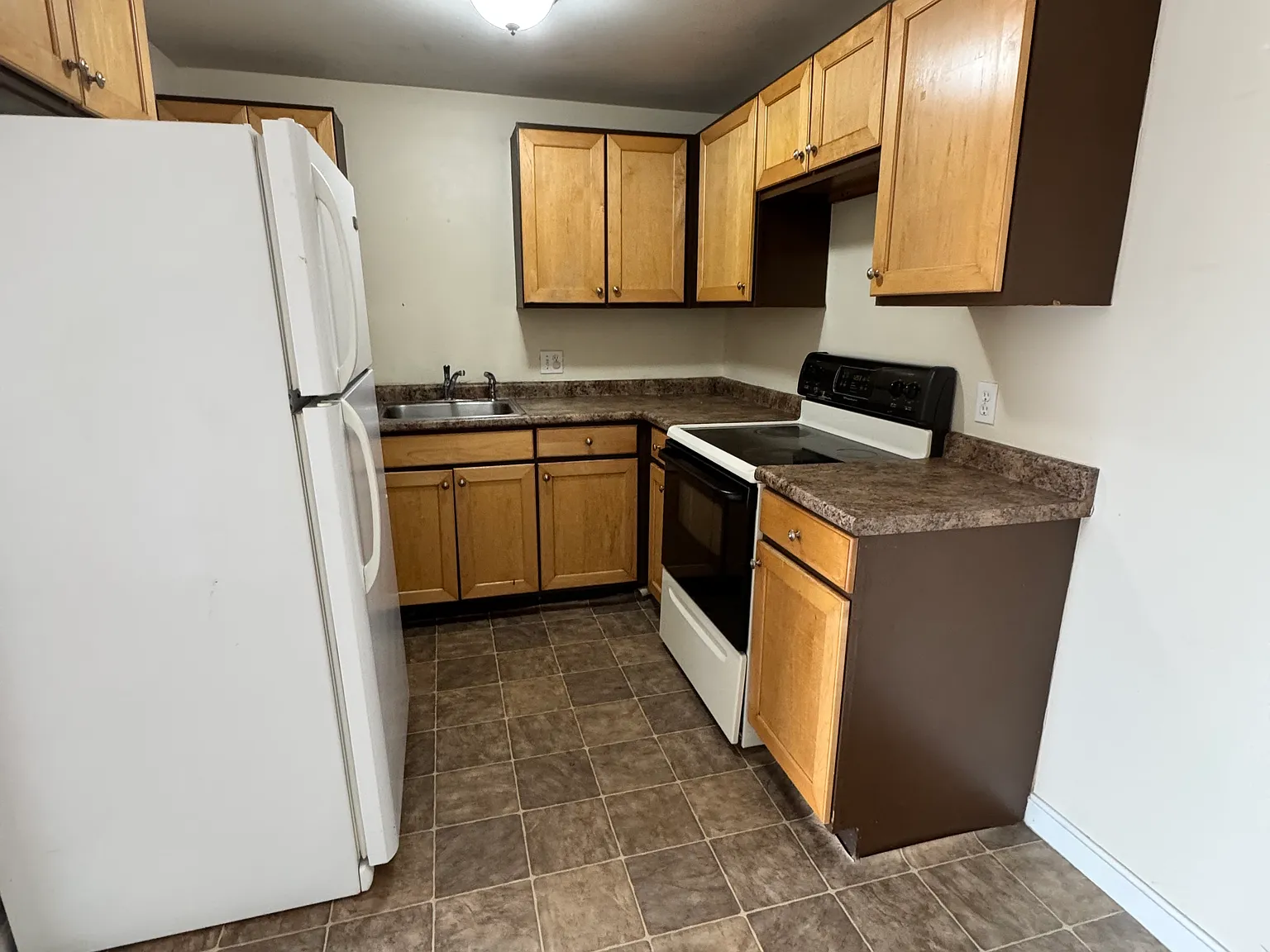 2 bed, 745 sqft, $1,850 — Photo 2