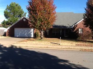 208 Countryside Dr, Farmington, AR 72730