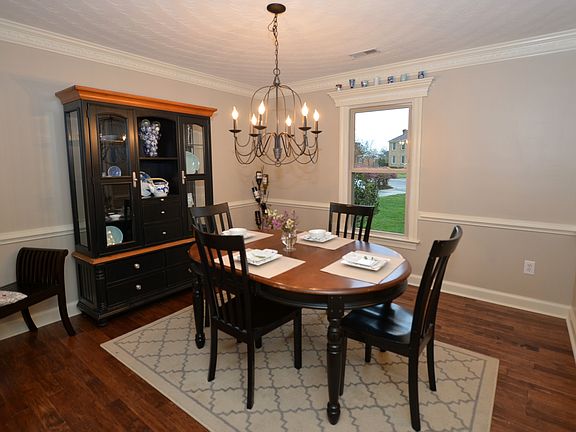 5th image of 202 White Dogwood Drive