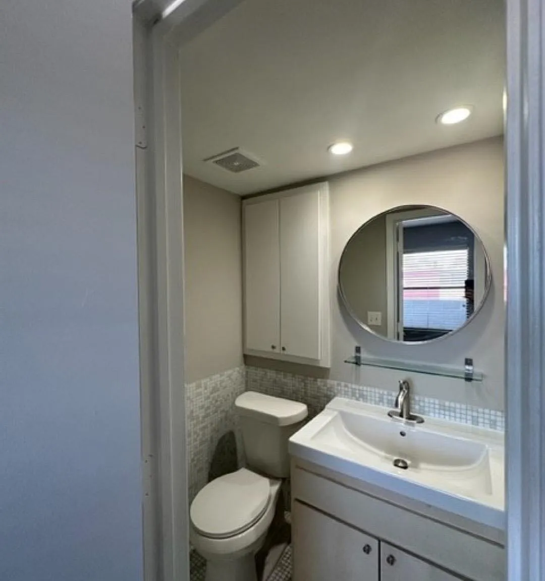 2 bed, 820 sqft, $995 — Photo 2