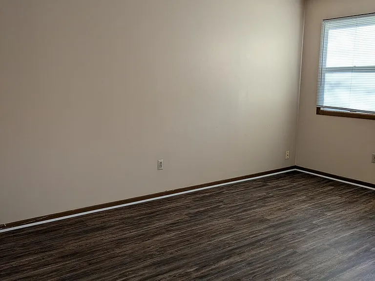 4944 Mercedes Dr — Photo 9
