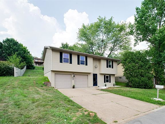 4th image of 3833 Red Bud Dr