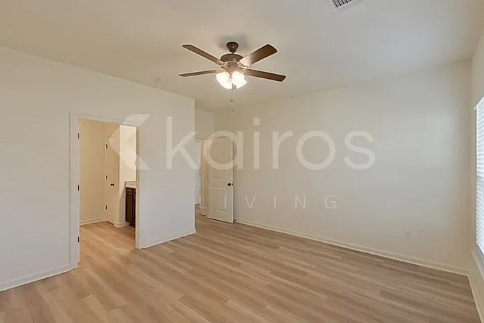 123 Salvat Dr — Photo 12
