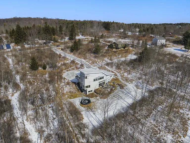 135 Muzzy Rd — Photo 29