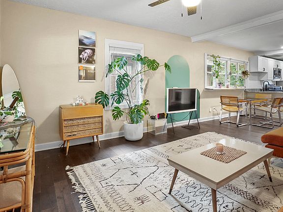 4th image of 4230 Winthrop Ave