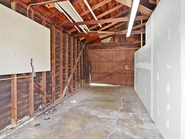 Rose Dr Duplex — Photo 13