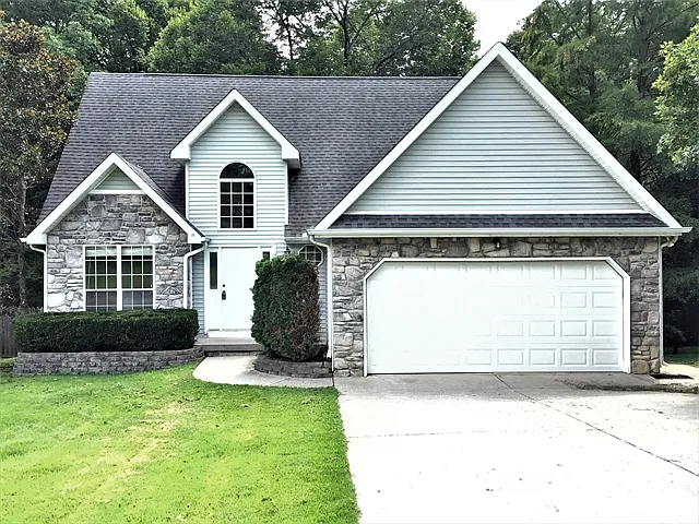 809 Briargrove Dr — Photo 1