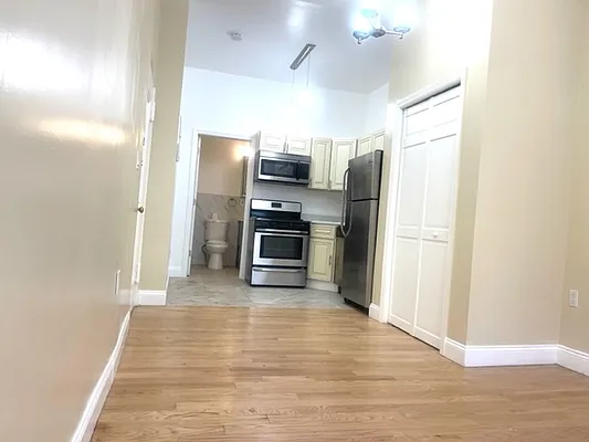 Rented by Oxford Property Group | media 7