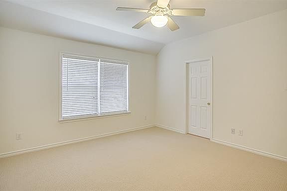 5th image of 8804 Holliday Ln