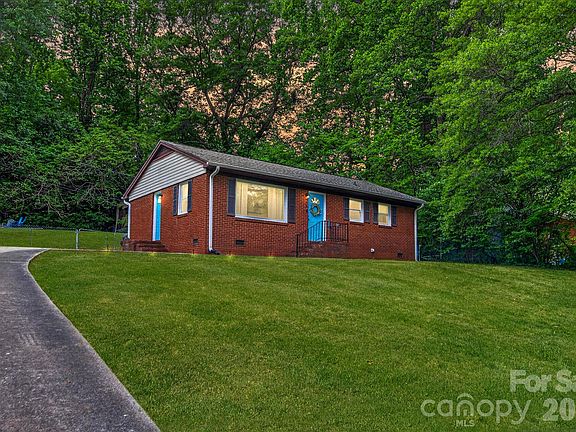 3rd image of 214 Brookwood Rd