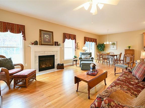 4th image of 22 Truman Way Unit 22