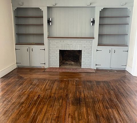 2nd image of 52 E Pettebone St