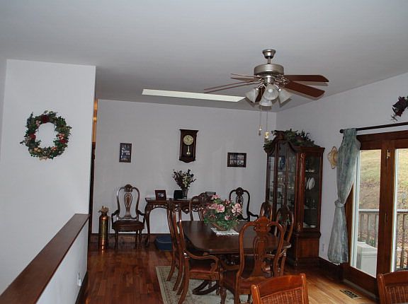 4th image of 1551 Old Glenwood Rd