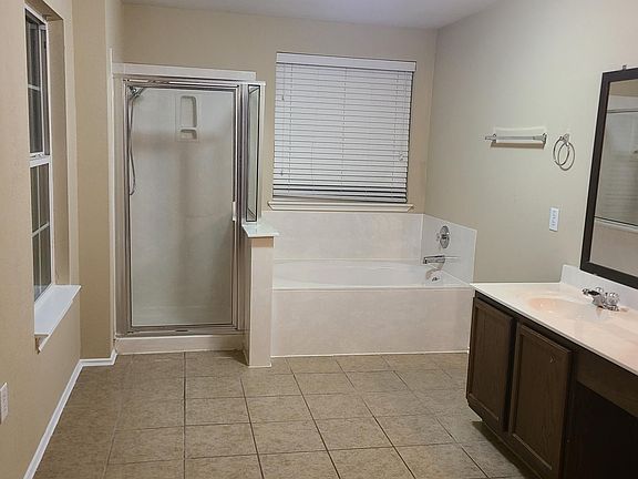 4th image of 12921 Noche Clara Dr