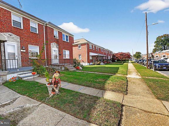 3rd image of 60 S Hawthorne Rd
