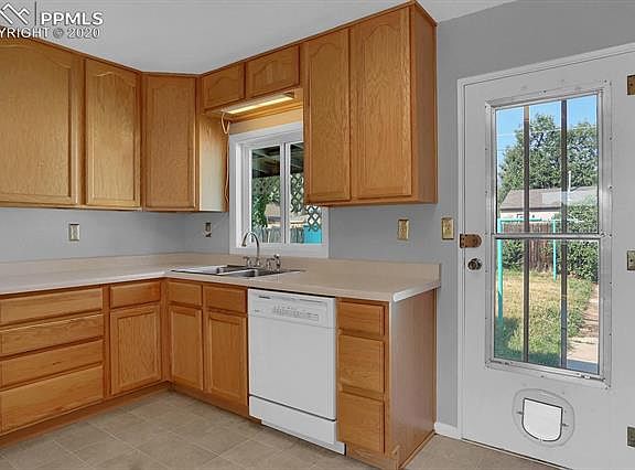 5th image of 1908 S Prospect Ave