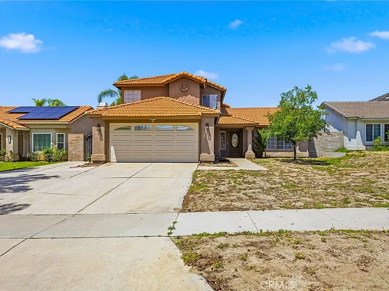 1505 Canterbury Cir — Photo 2