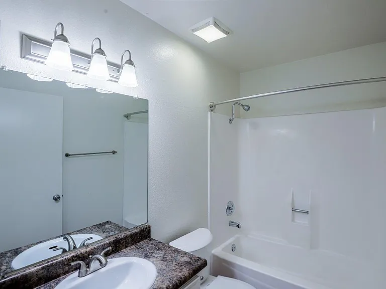 Parkview Poway Apartments — Photo 49