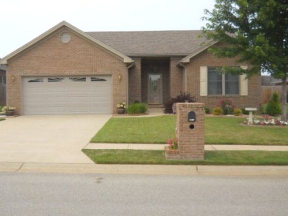 3rd image of 4913 Diamond Dr