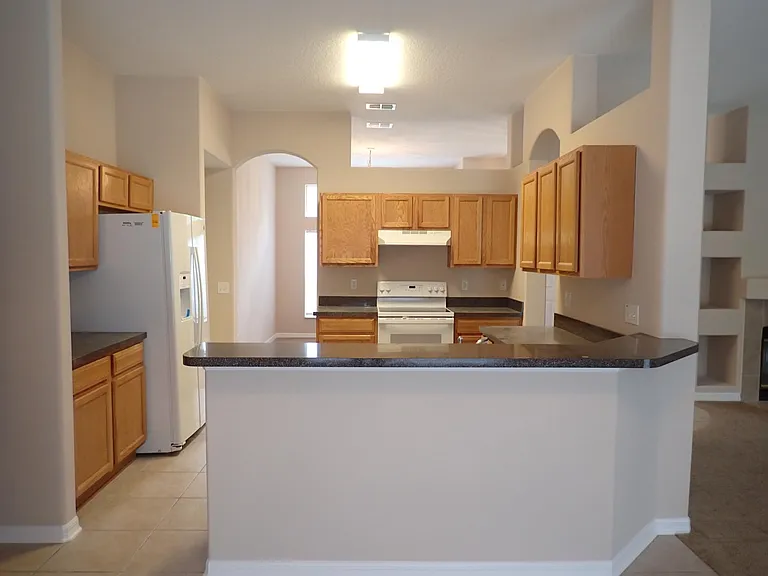 132 Berkshire Ln — Photo 9