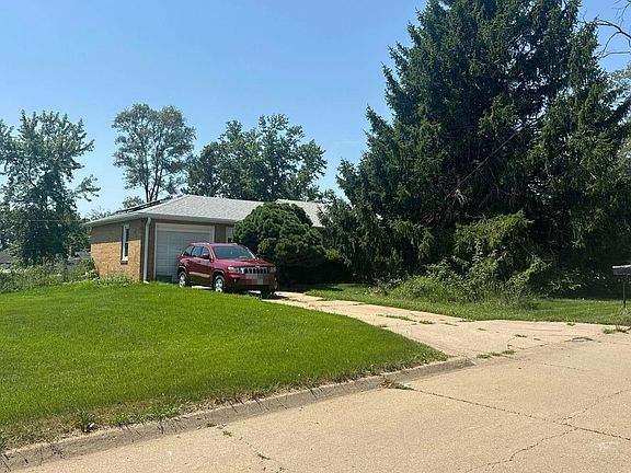 3rd image of 5445 Crown Point Ave