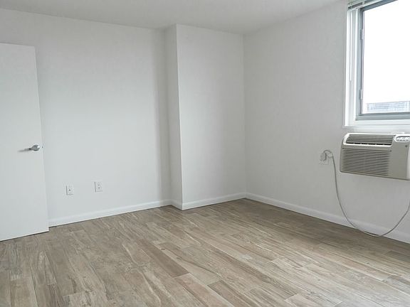 3rd image of 484 2nd Ave APT 17E