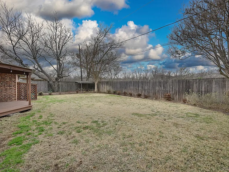 2306 Lovell Ct — Photo 29