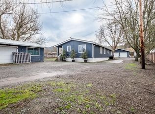 1205 S Stage Rd, Medford, OR 97501