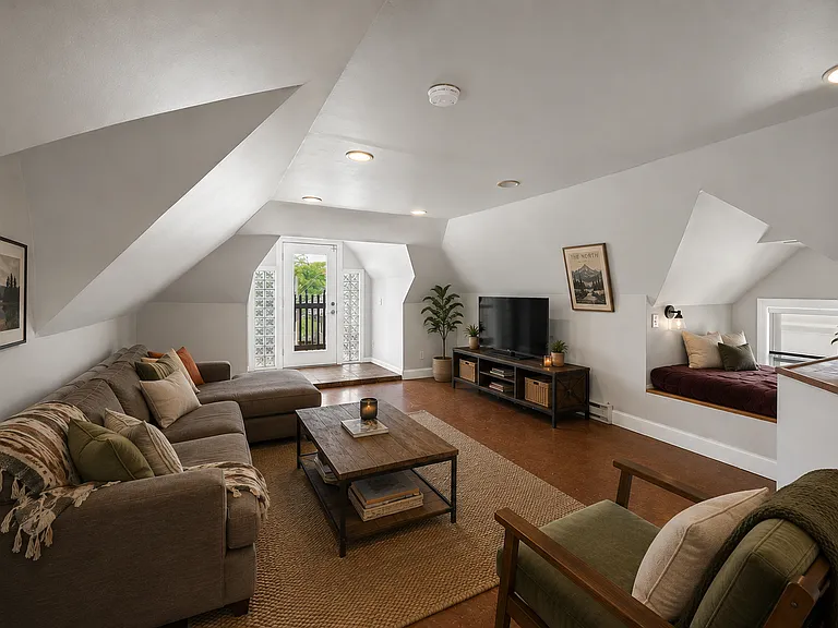 1539 Washington St NE #2 — Photo 7
