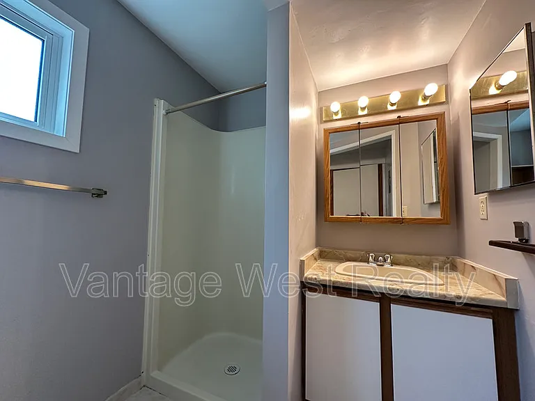 723A Stockwell Ave — Photo 19