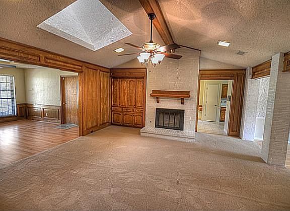 3rd image of 4013 Bandera Dr