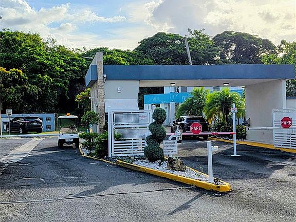 2nd image of 512 Calle Bromelia