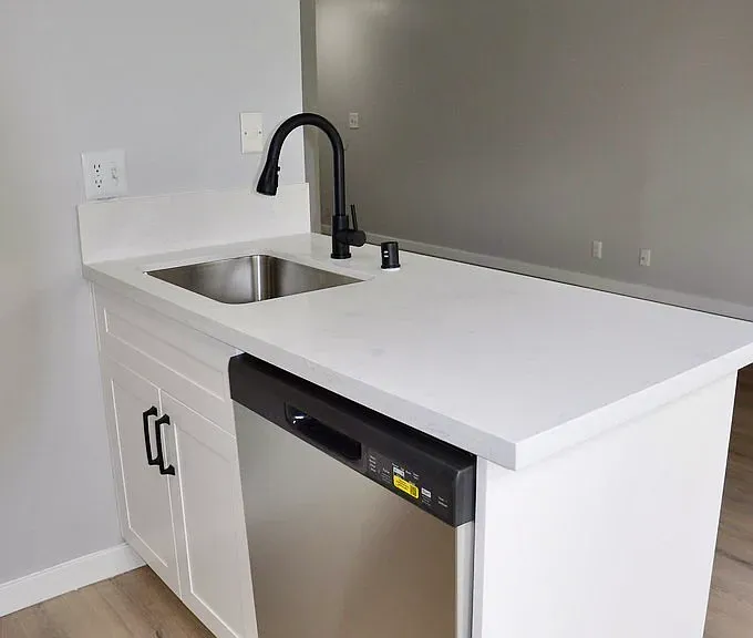 Salt & Vine Oceanside Apartments — Photo 4